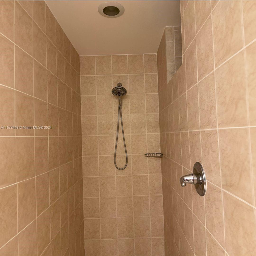 VILLA ALHAMBRA CONDO - Residential