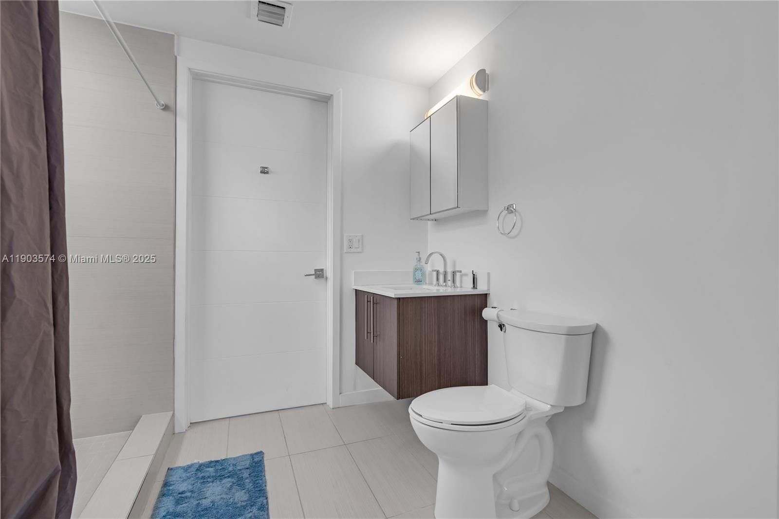 GRAND BAY COMMONS SOUTH - Residential Lease