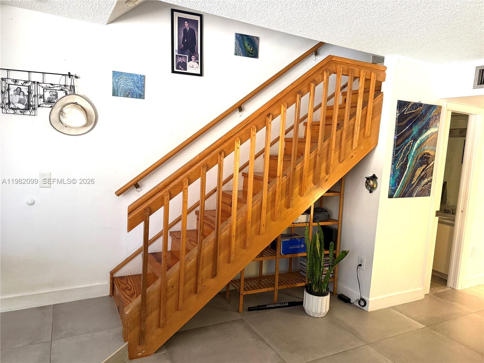 DADELAND COVE SEC 1 - Residential Lease