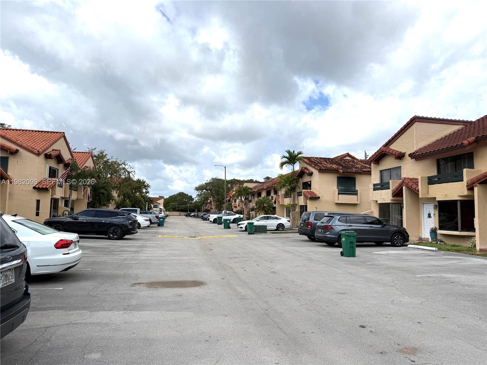 DADELAND COVE SEC 1 - Residential Lease