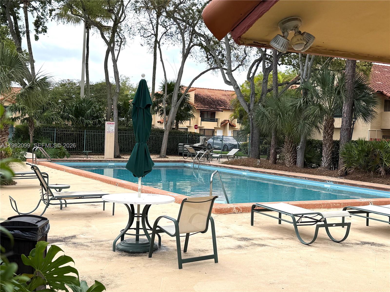 DADELAND COVE SEC 1 - Residential Lease