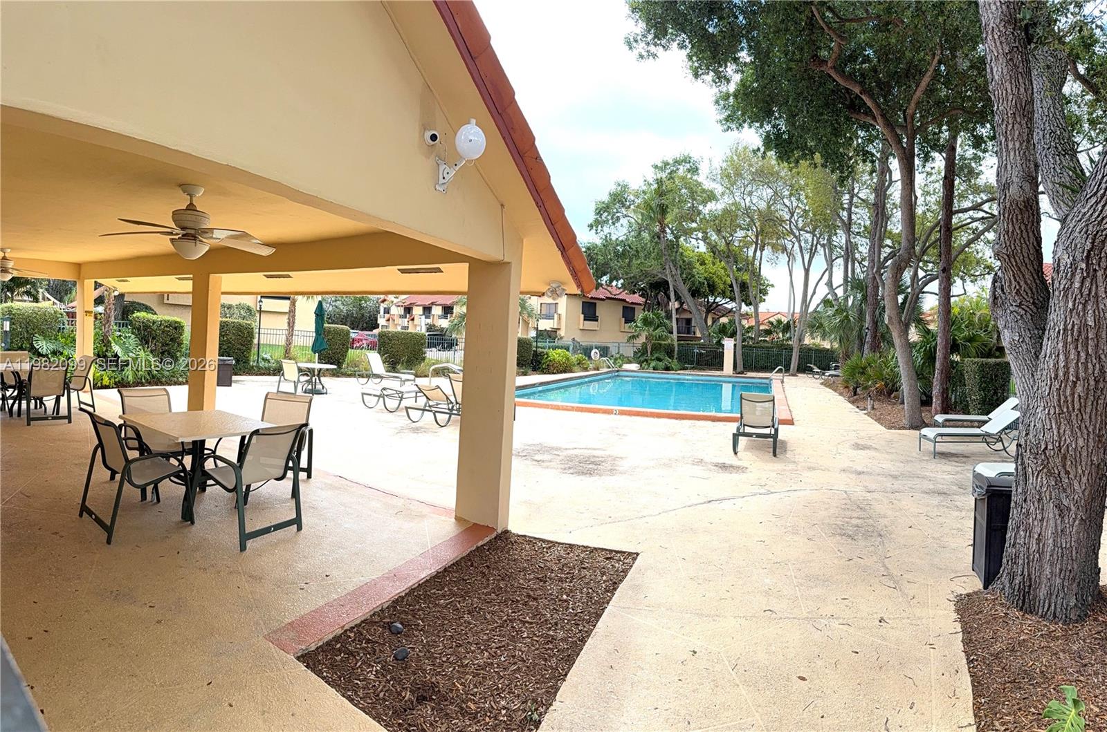 DADELAND COVE SEC 1 - Residential Lease