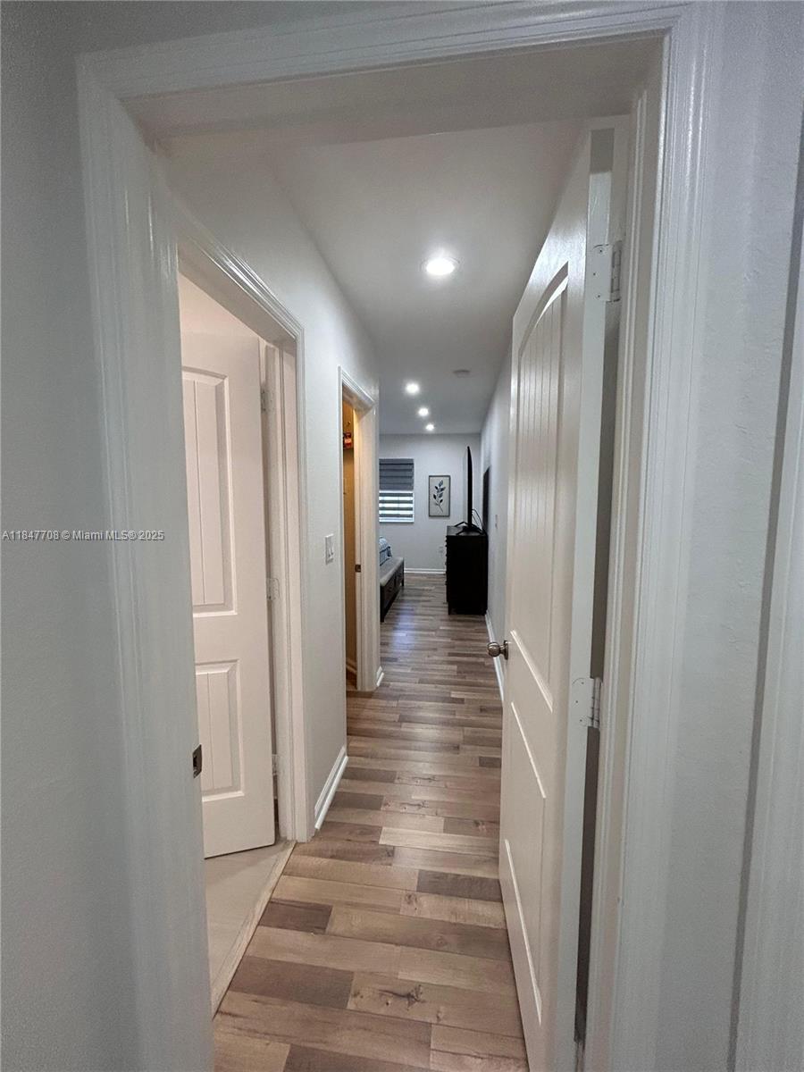 MANDARIN LAKES - Residential