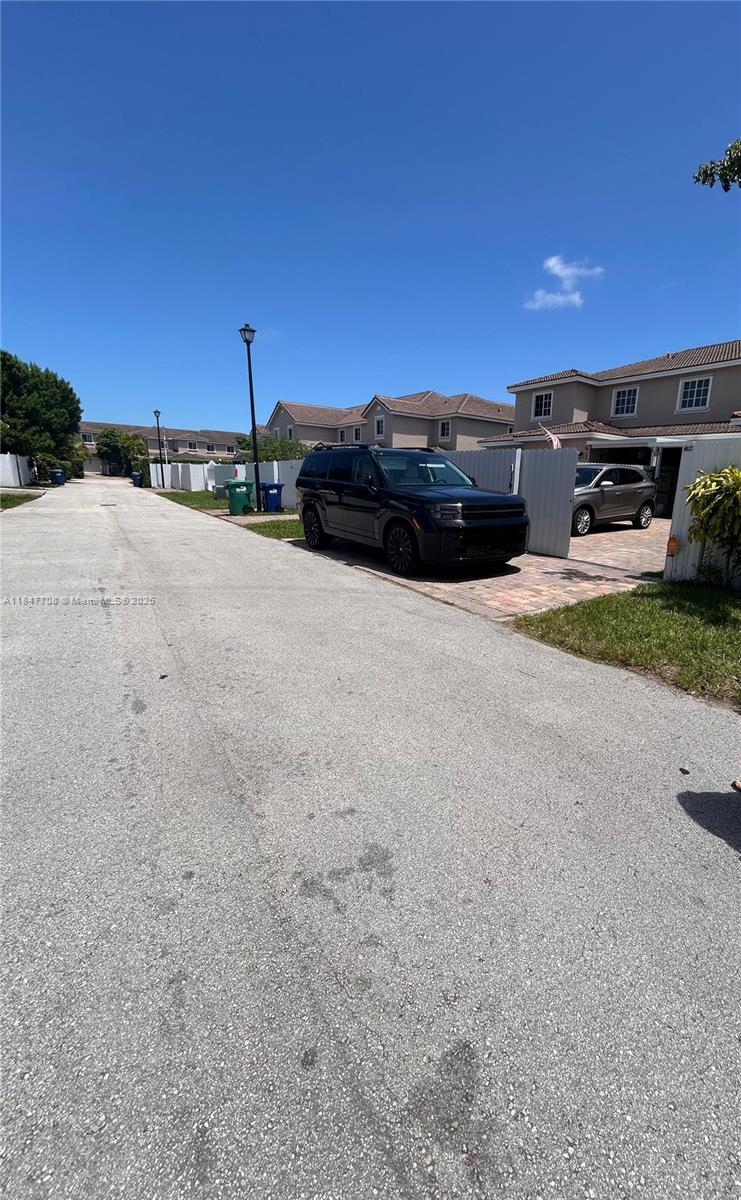 MANDARIN LAKES - Residential