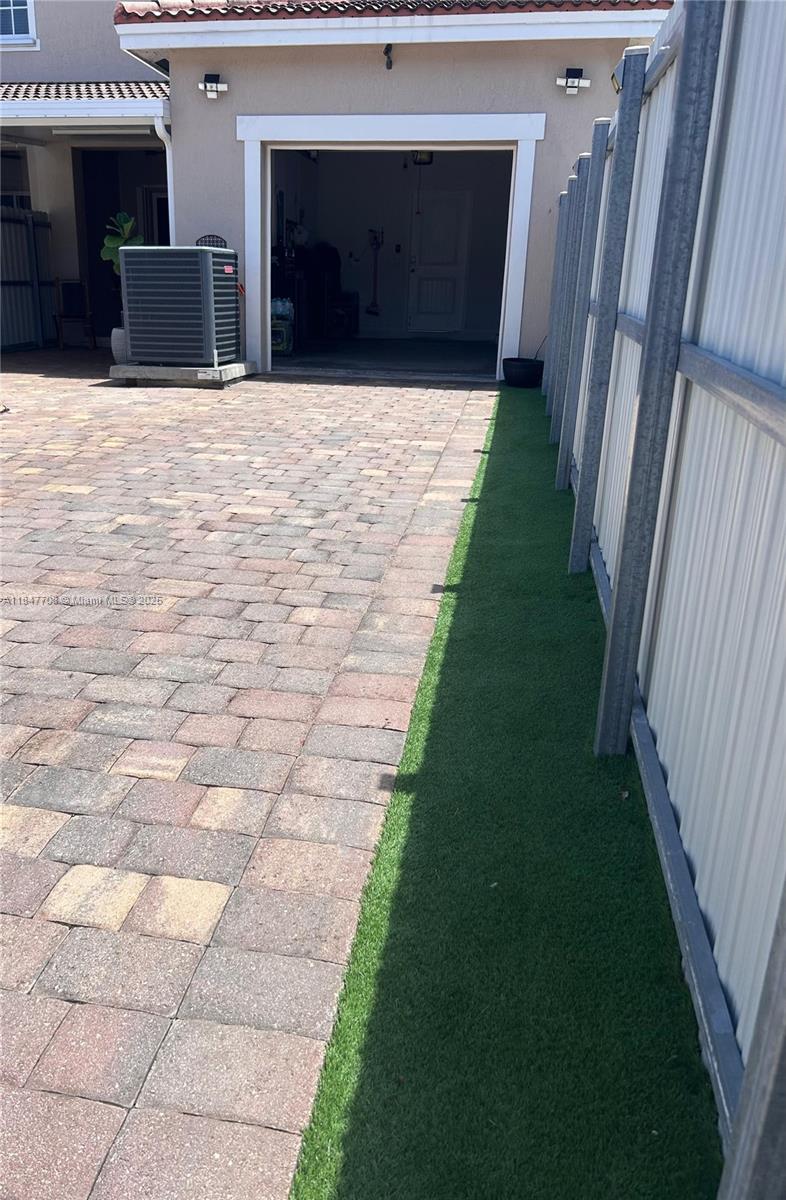 MANDARIN LAKES - Residential