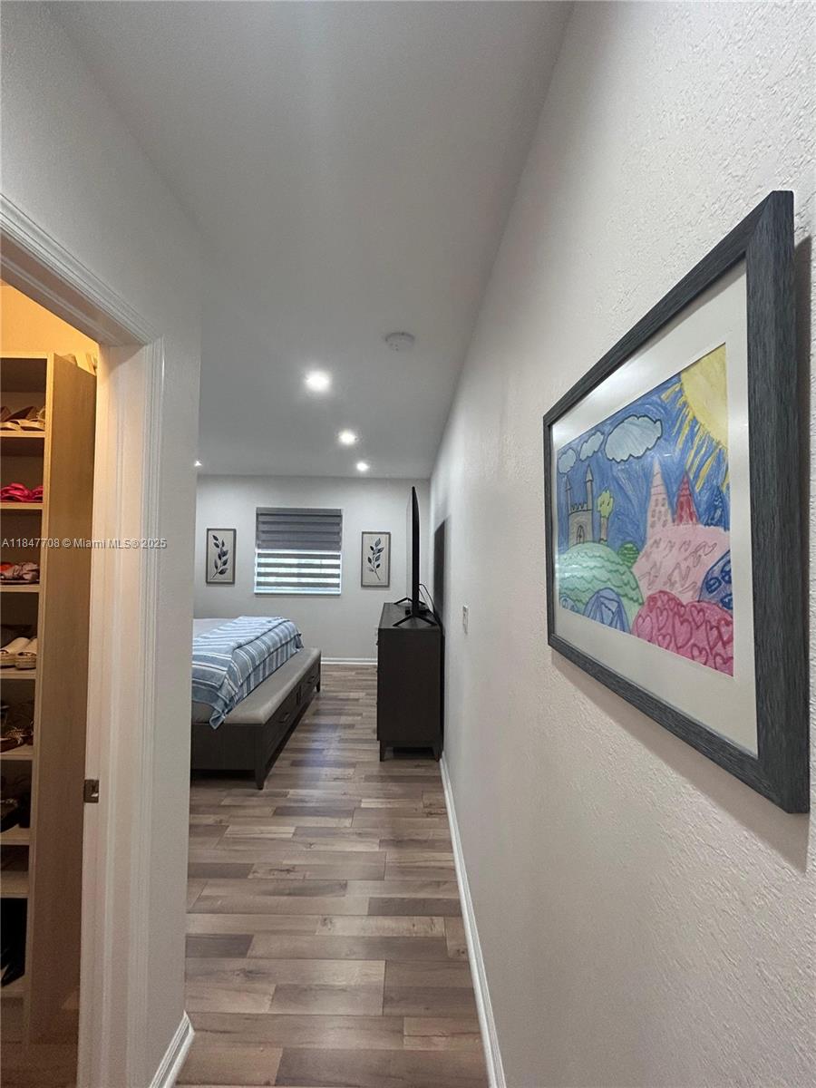 MANDARIN LAKES - Residential