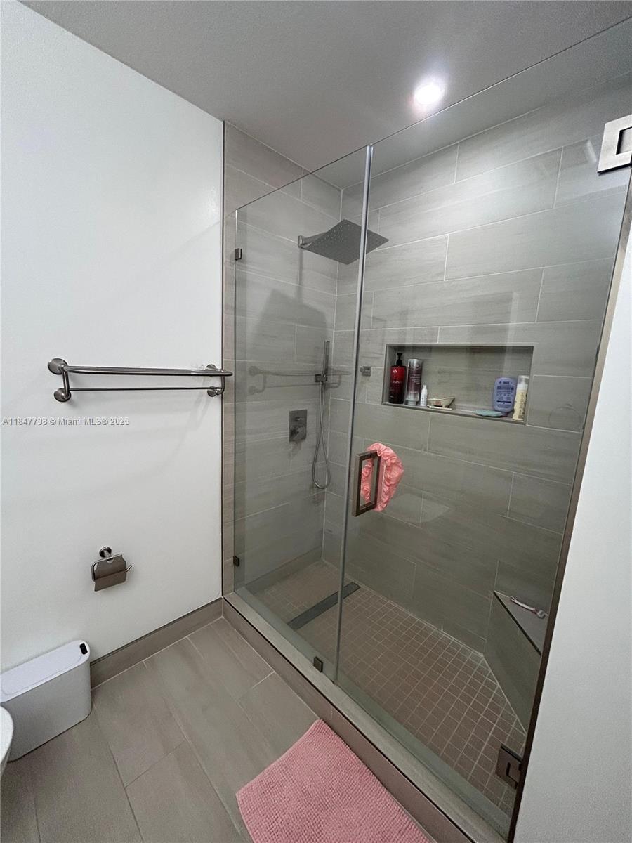 MANDARIN LAKES - Residential