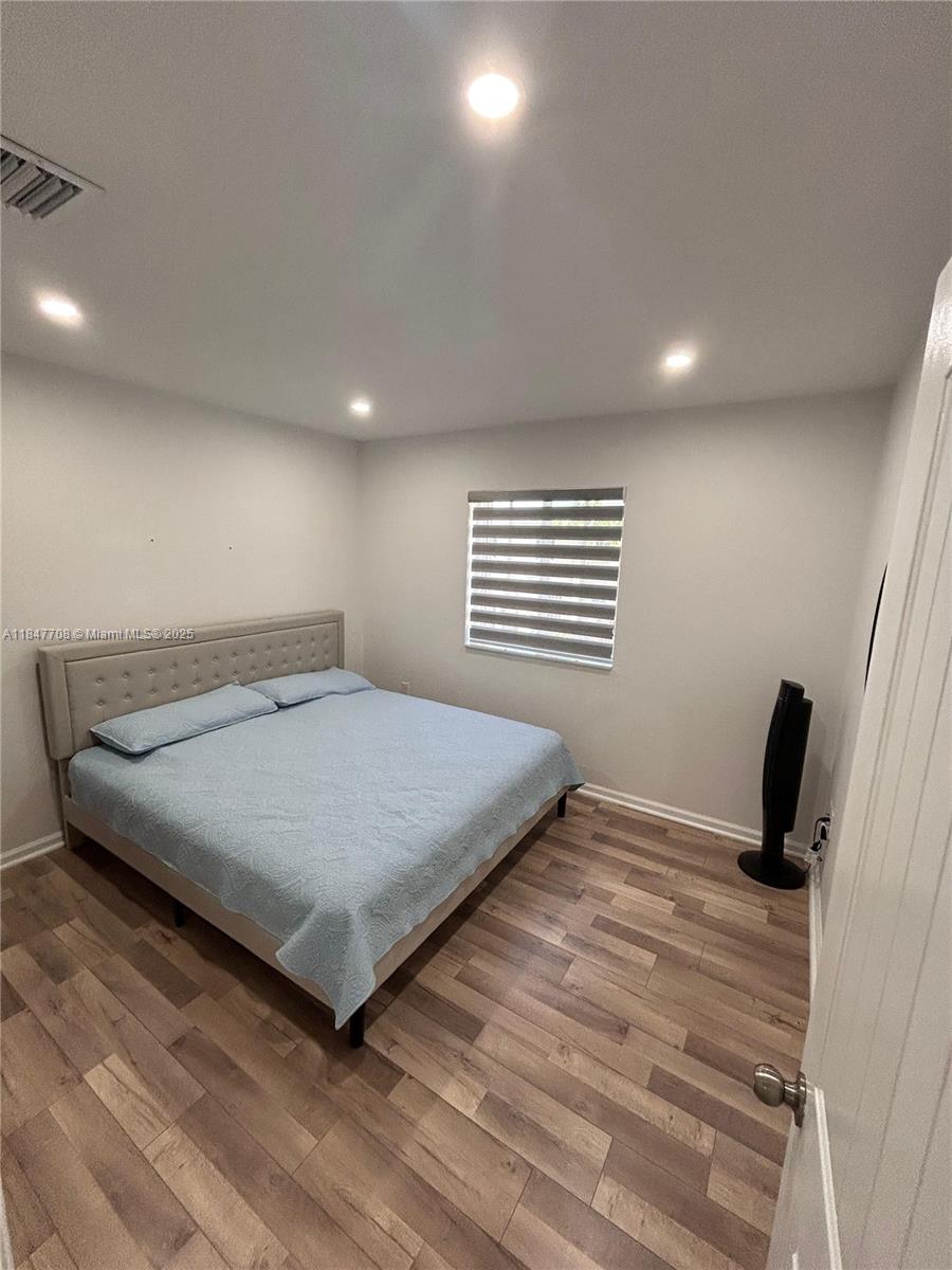 MANDARIN LAKES - Residential