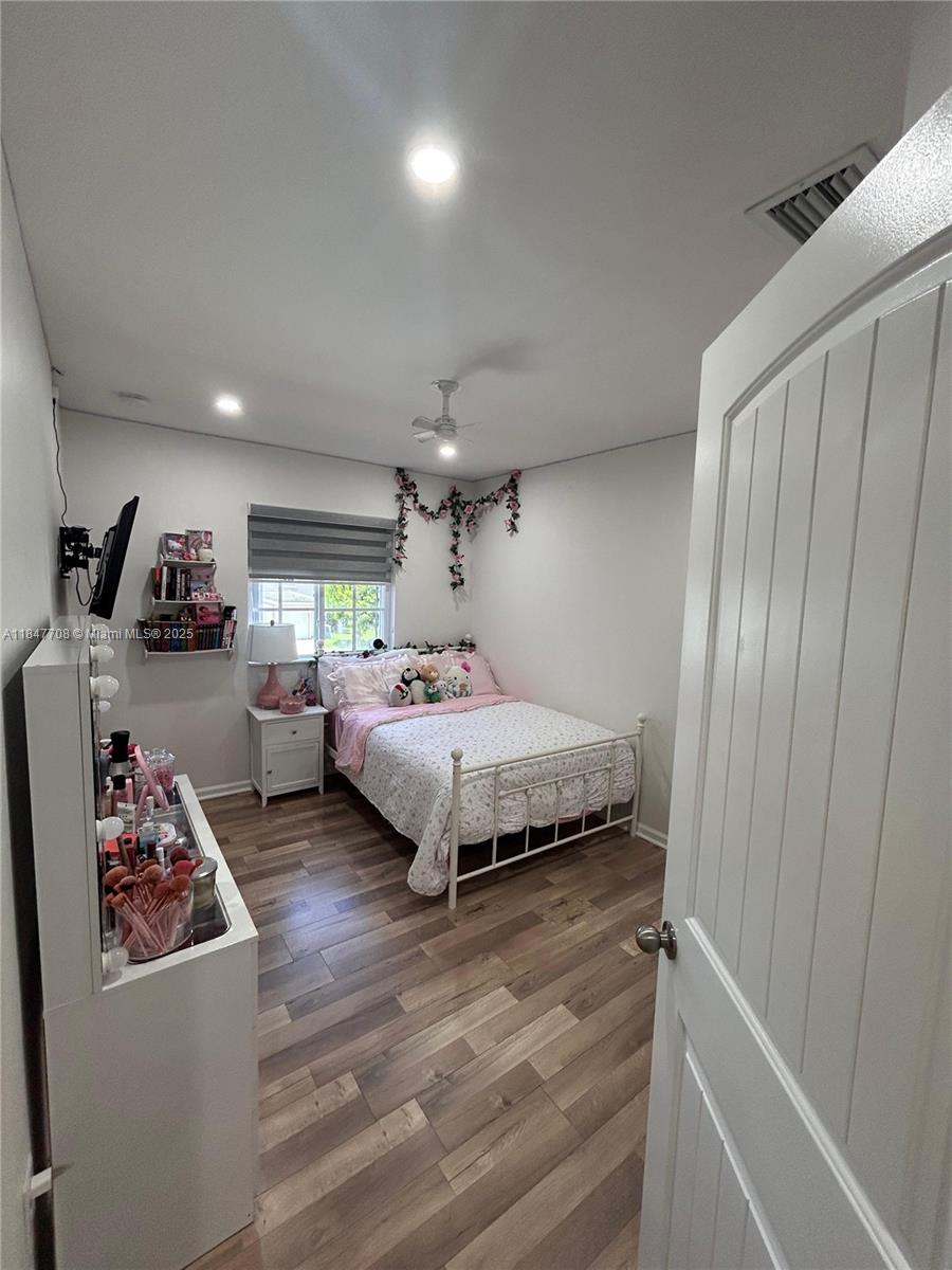 MANDARIN LAKES - Residential