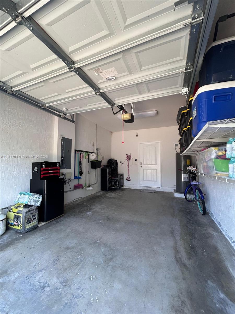 MANDARIN LAKES - Residential