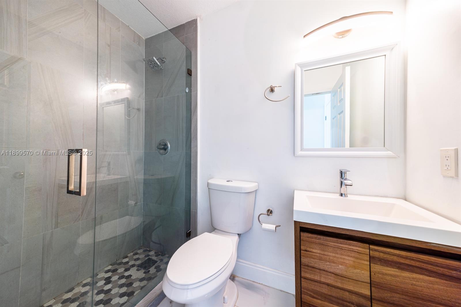 KENDALL FAMILY ESTATES PH - Residential Lease