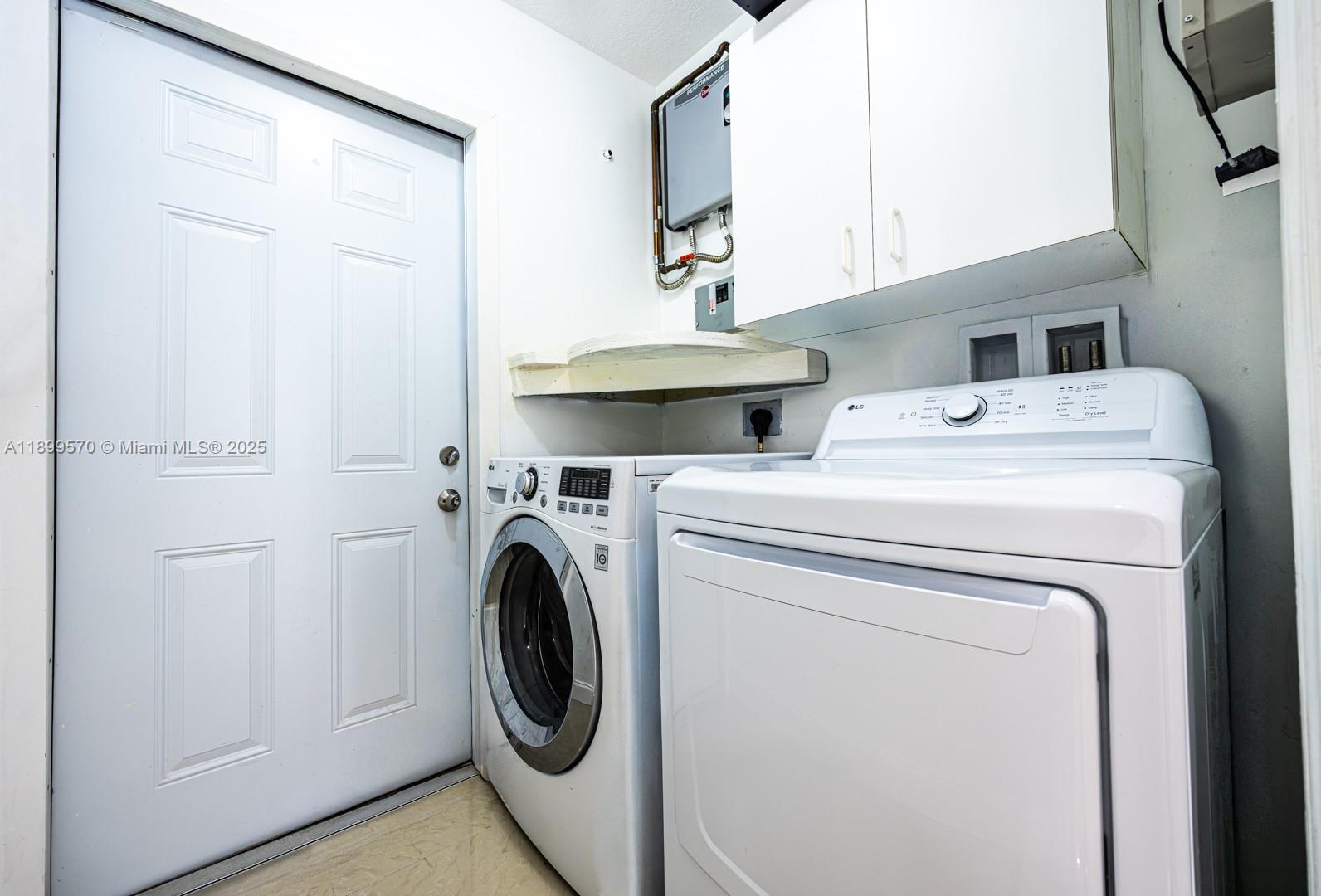 KENDALL FAMILY ESTATES PH - Residential Lease