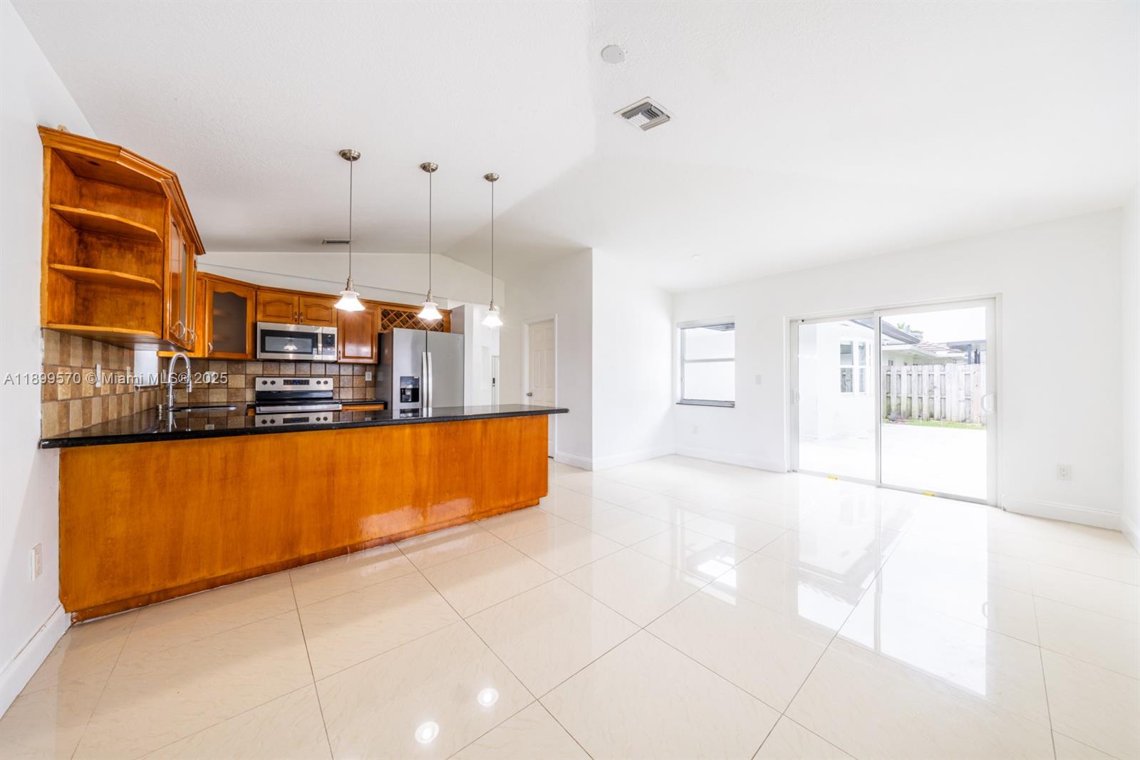 KENDALL FAMILY ESTATES PH - Residential Lease