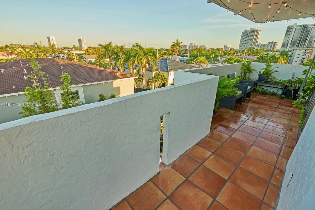 CORAL ISLE WEST CONDO - Residential