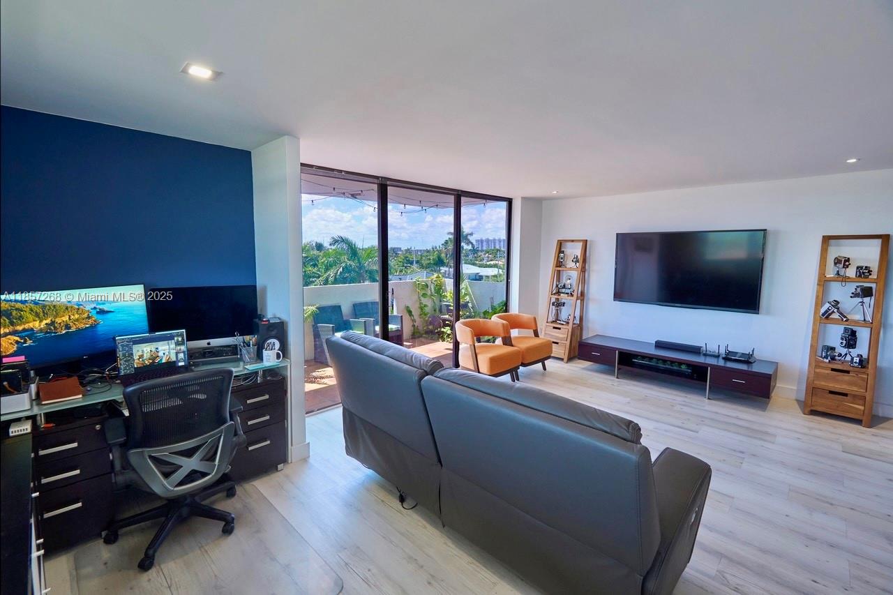 CORAL ISLE WEST CONDO - Residential