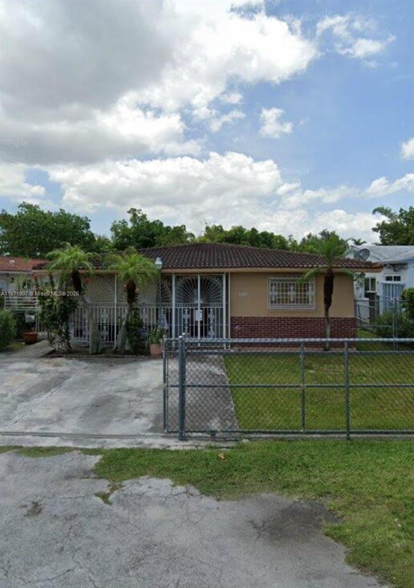 This 4 bedroom 2 bath home located near Nicklaus Childrens Hospital, plenty of space for a pool, this is the perfect place to call home. Conveniently located with access to Palmetto Expy, great schools and shopping.
Make this home yours today!