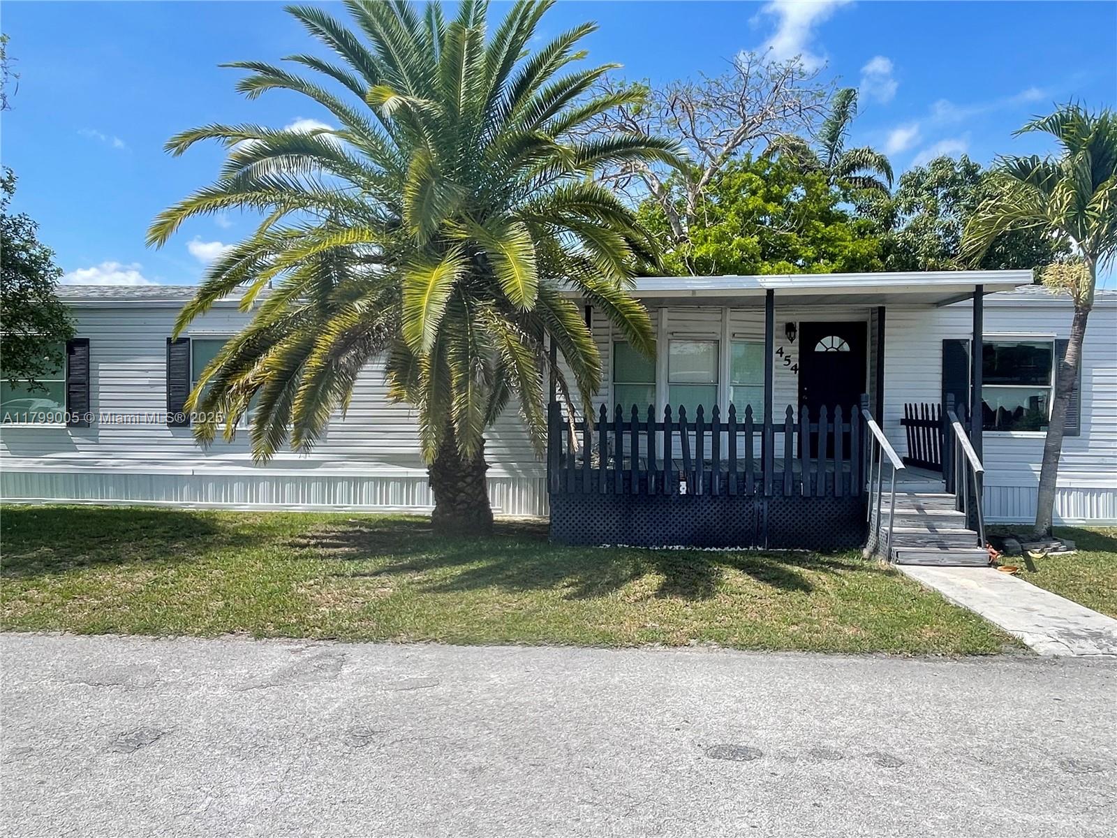 19800 Sw 180th Ave Unit 454 Ave, Miami, Broward County, Florida - 3 Bedrooms  
2 Bathrooms - 