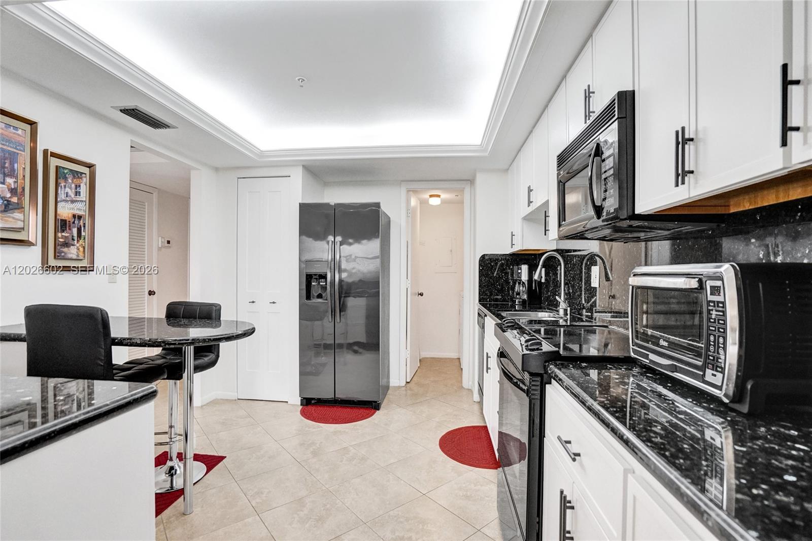 TRITON CONDO - Residential