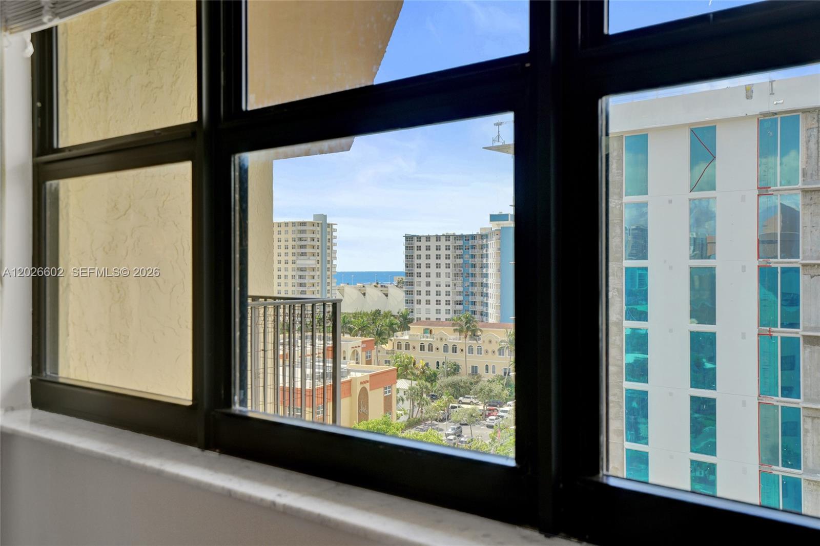 TRITON CONDO - Residential