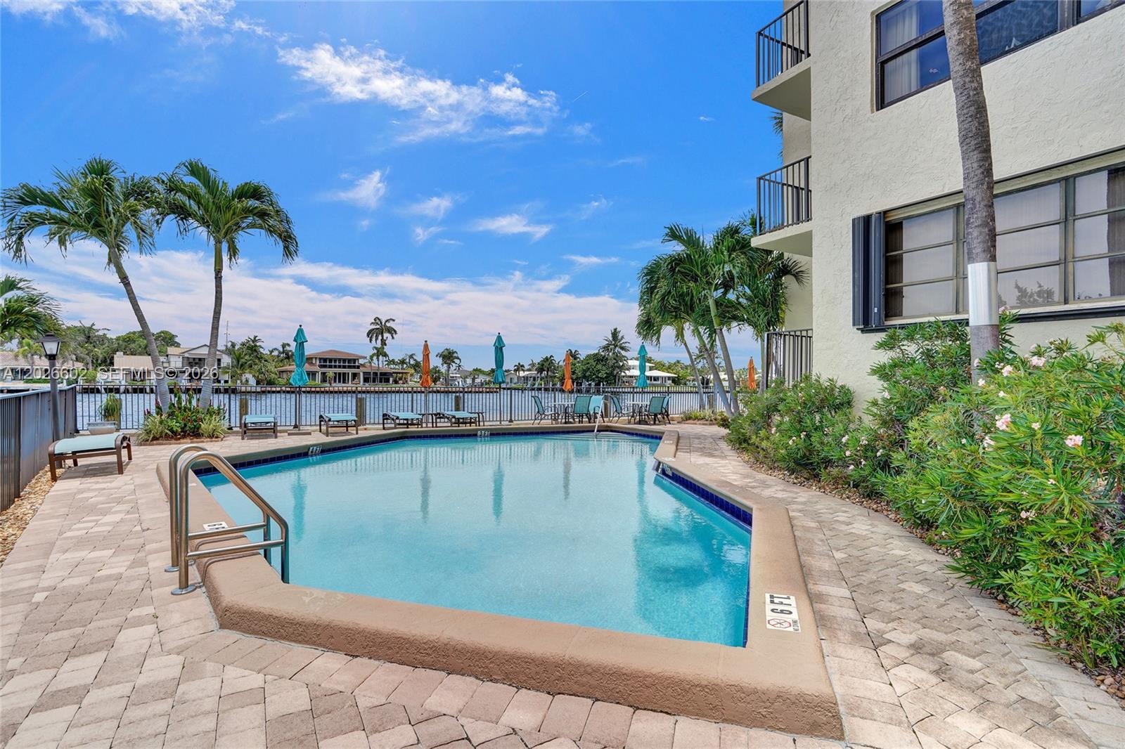 TRITON CONDO - Residential