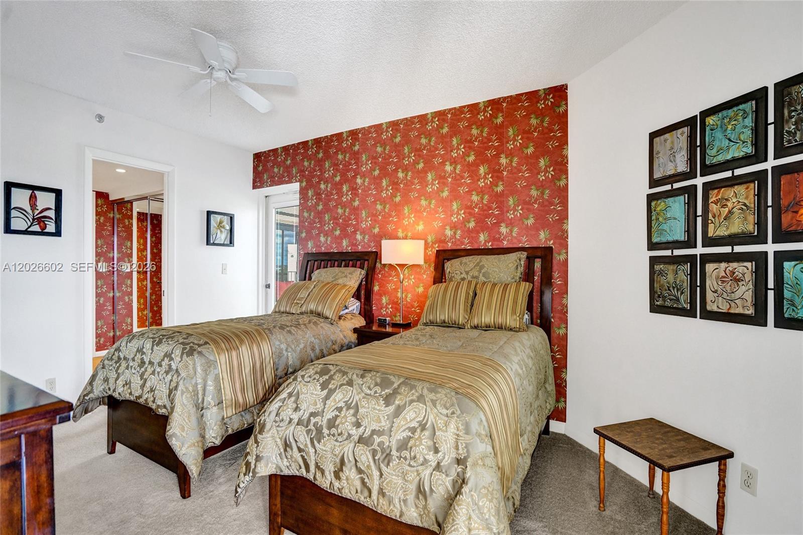 TRITON CONDO - Residential
