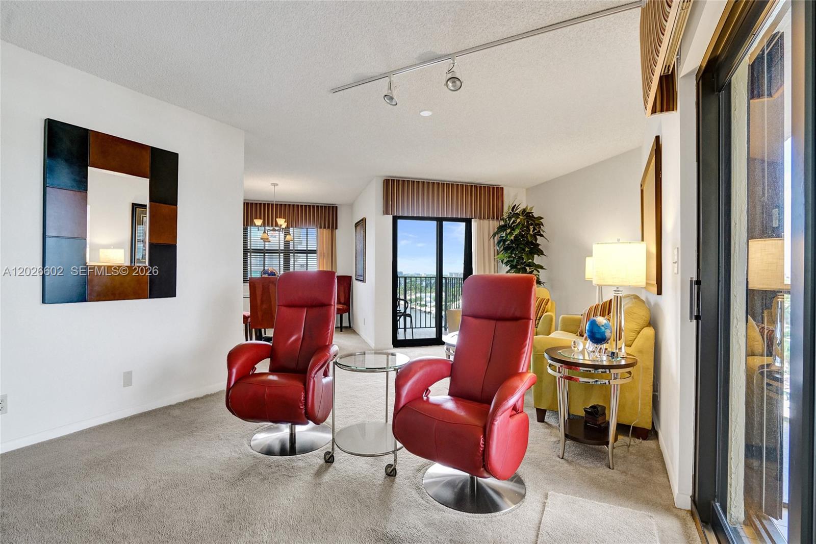 TRITON CONDO - Residential