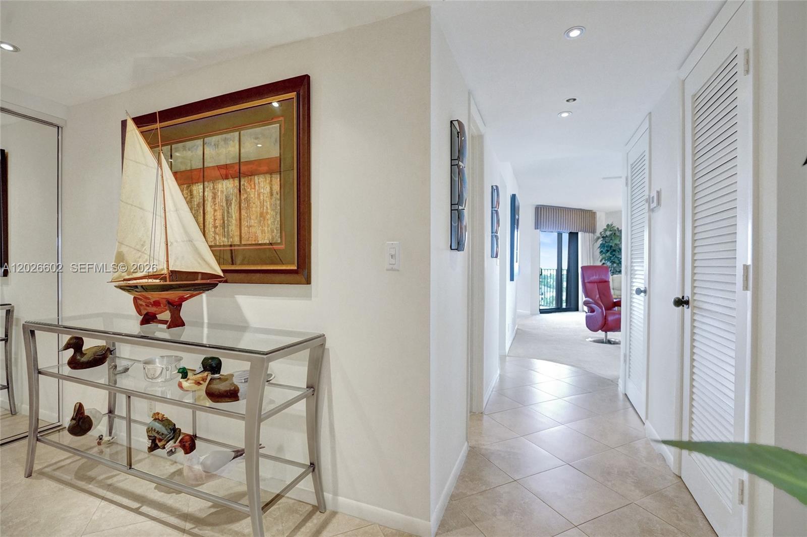 TRITON CONDO - Residential