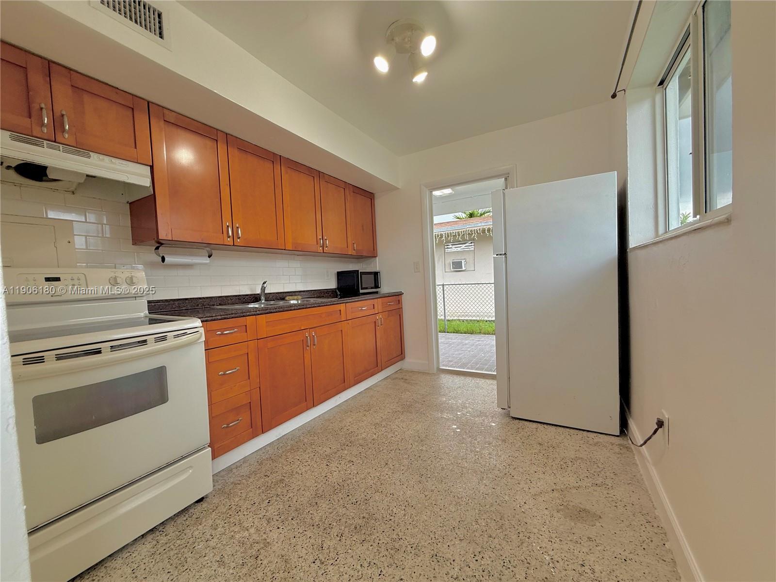 WINONA PARK 1ST ADDN - Residential Lease