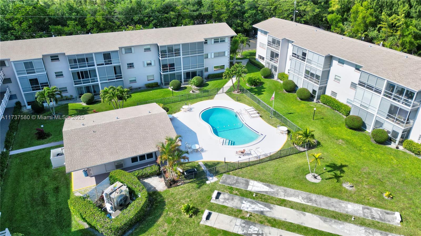 Property for Sale at 700 Layne Blvd 113, Hallandale Beach, Broward County, Florida - Bedrooms: 1 
Bathrooms: 1  - $190,000