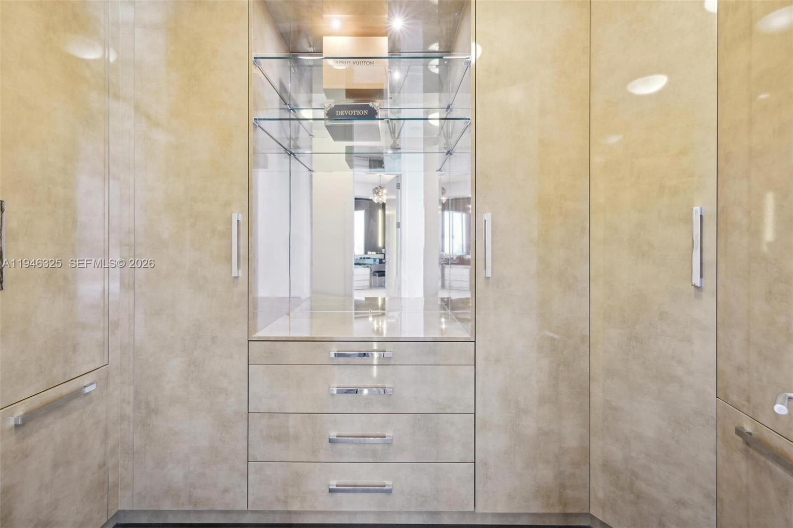 18555 COLLINS AVENUE COND - Residential