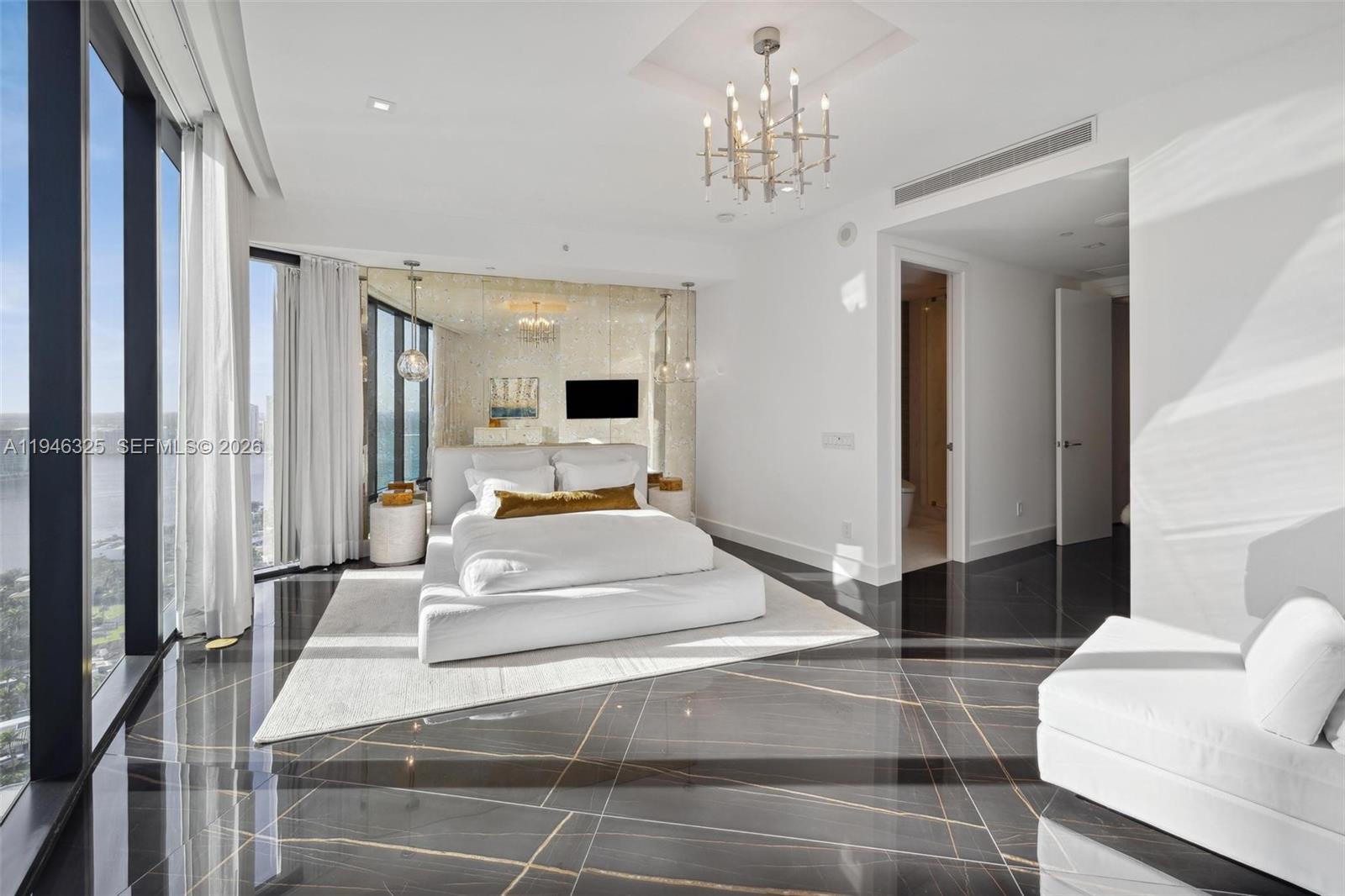 18555 COLLINS AVENUE COND - Residential