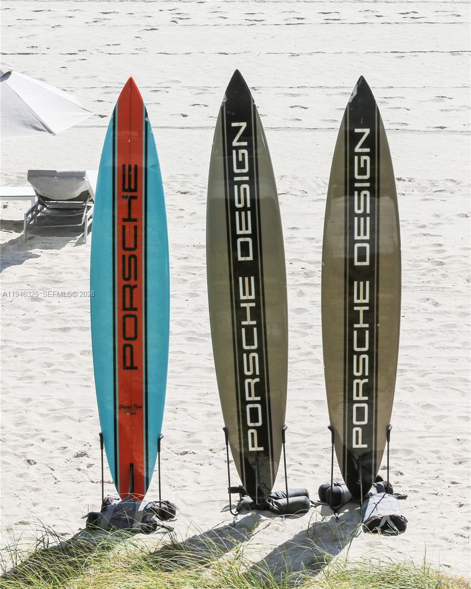 18555 COLLINS AVENUE COND - Residential