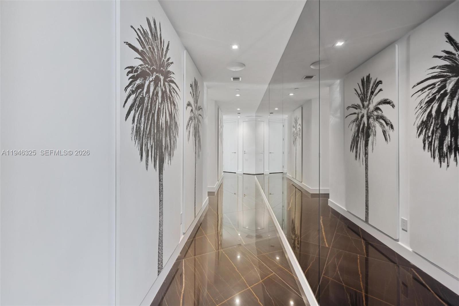 18555 COLLINS AVENUE COND - Residential