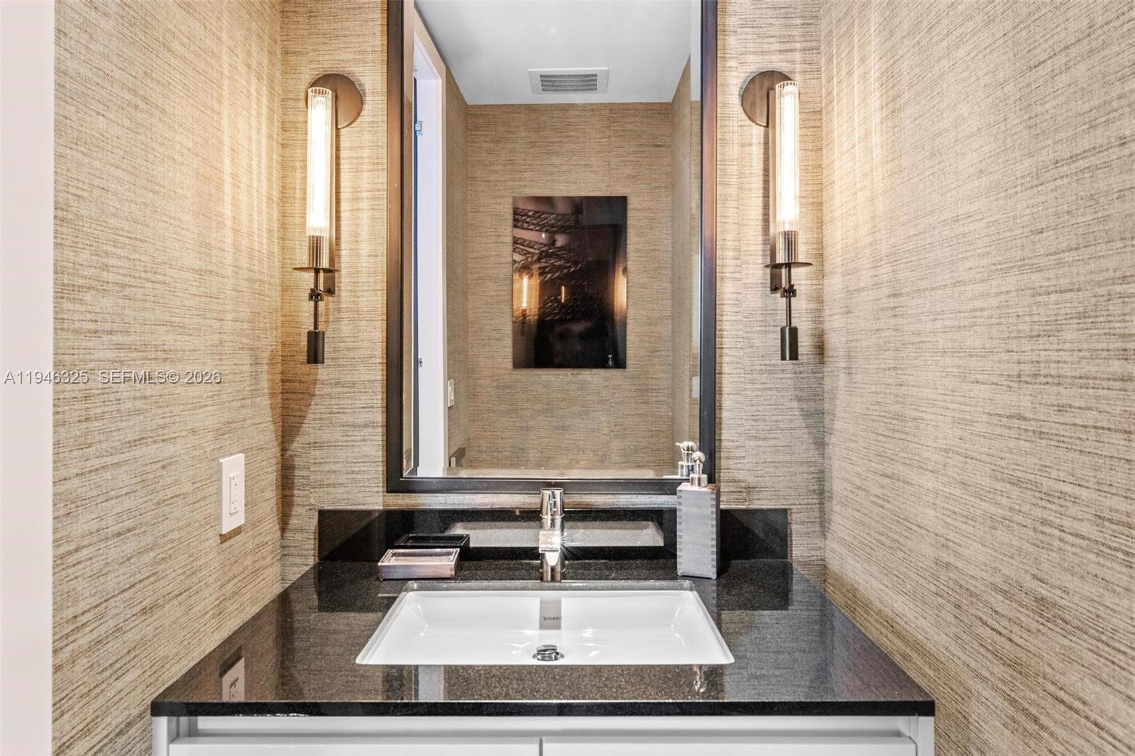 18555 COLLINS AVENUE COND - Residential