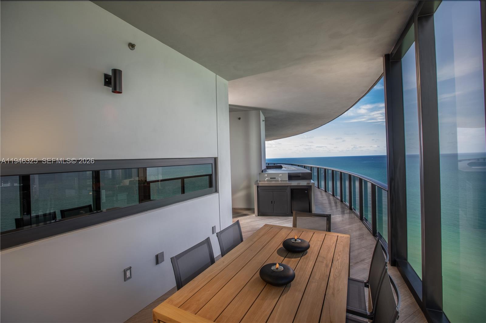 18555 COLLINS AVENUE COND - Residential