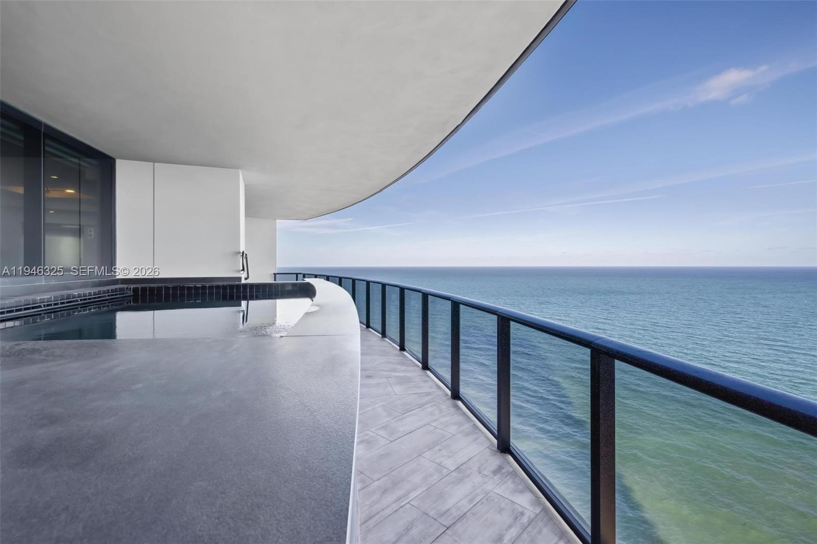 18555 COLLINS AVENUE COND - Residential