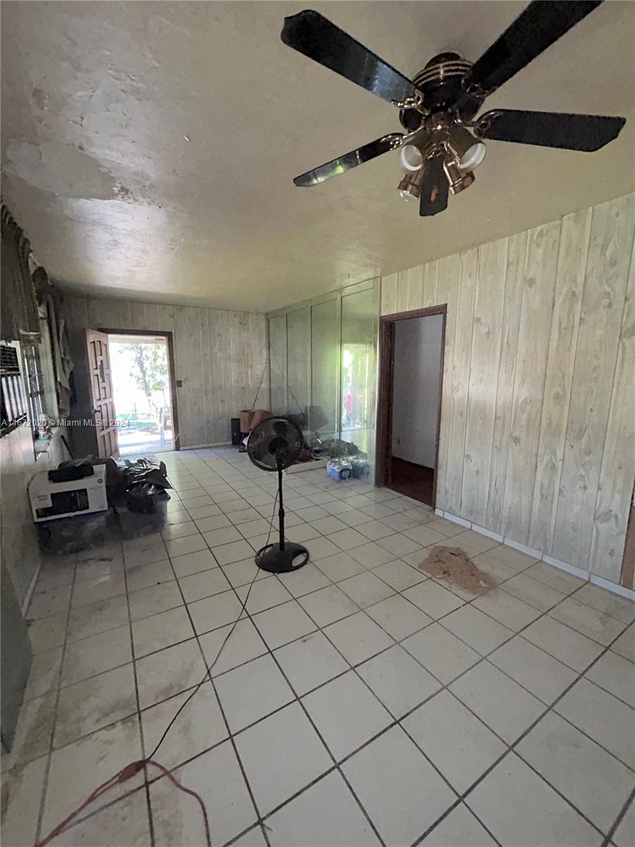 COLUMBIA PARK CORR PL - Residential