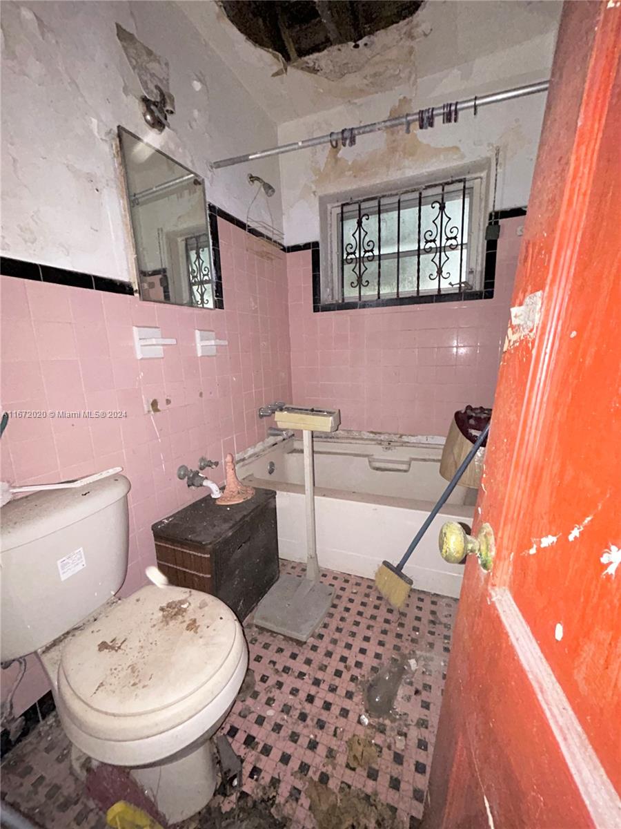 COLUMBIA PARK CORR PL - Residential