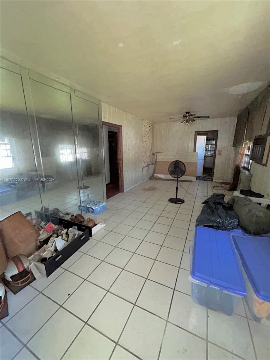 COLUMBIA PARK CORR PL - Residential