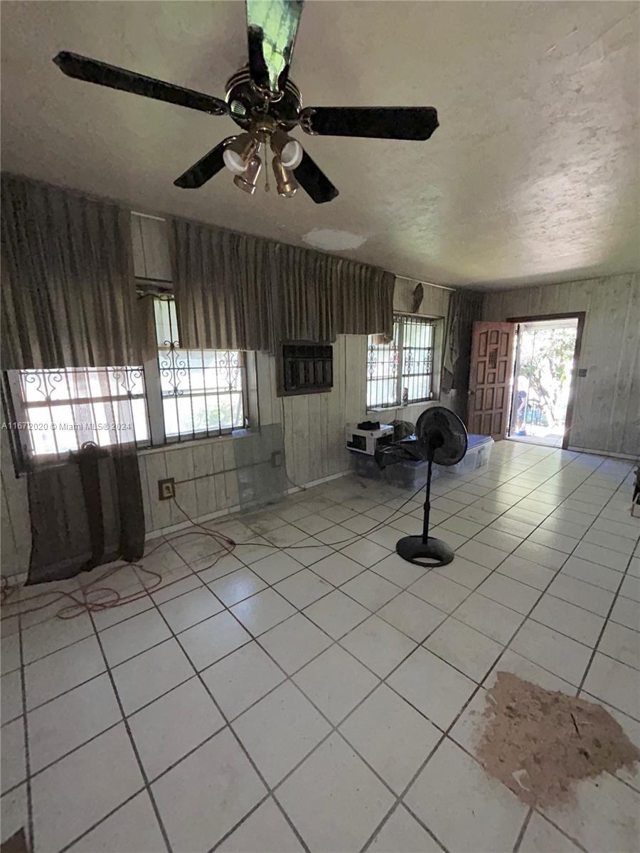 COLUMBIA PARK CORR PL - Residential