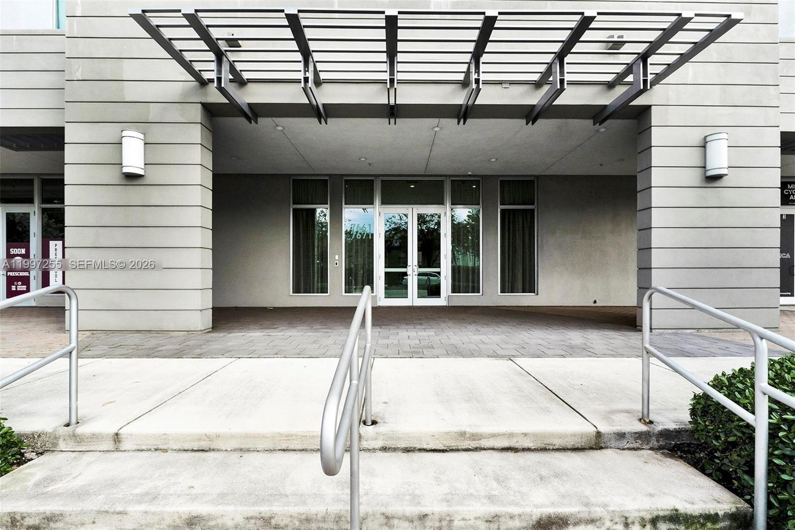 GRAND BAY COMMONS SOUTH - Residential Lease