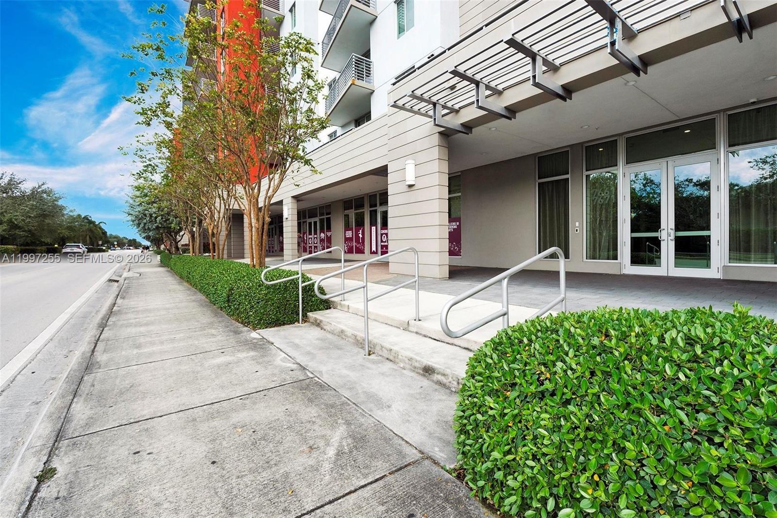 GRAND BAY COMMONS SOUTH - Residential Lease