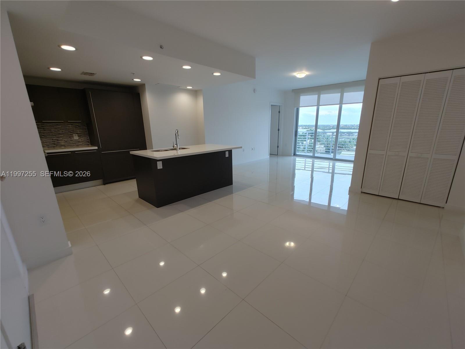 GRAND BAY COMMONS SOUTH - Residential Lease