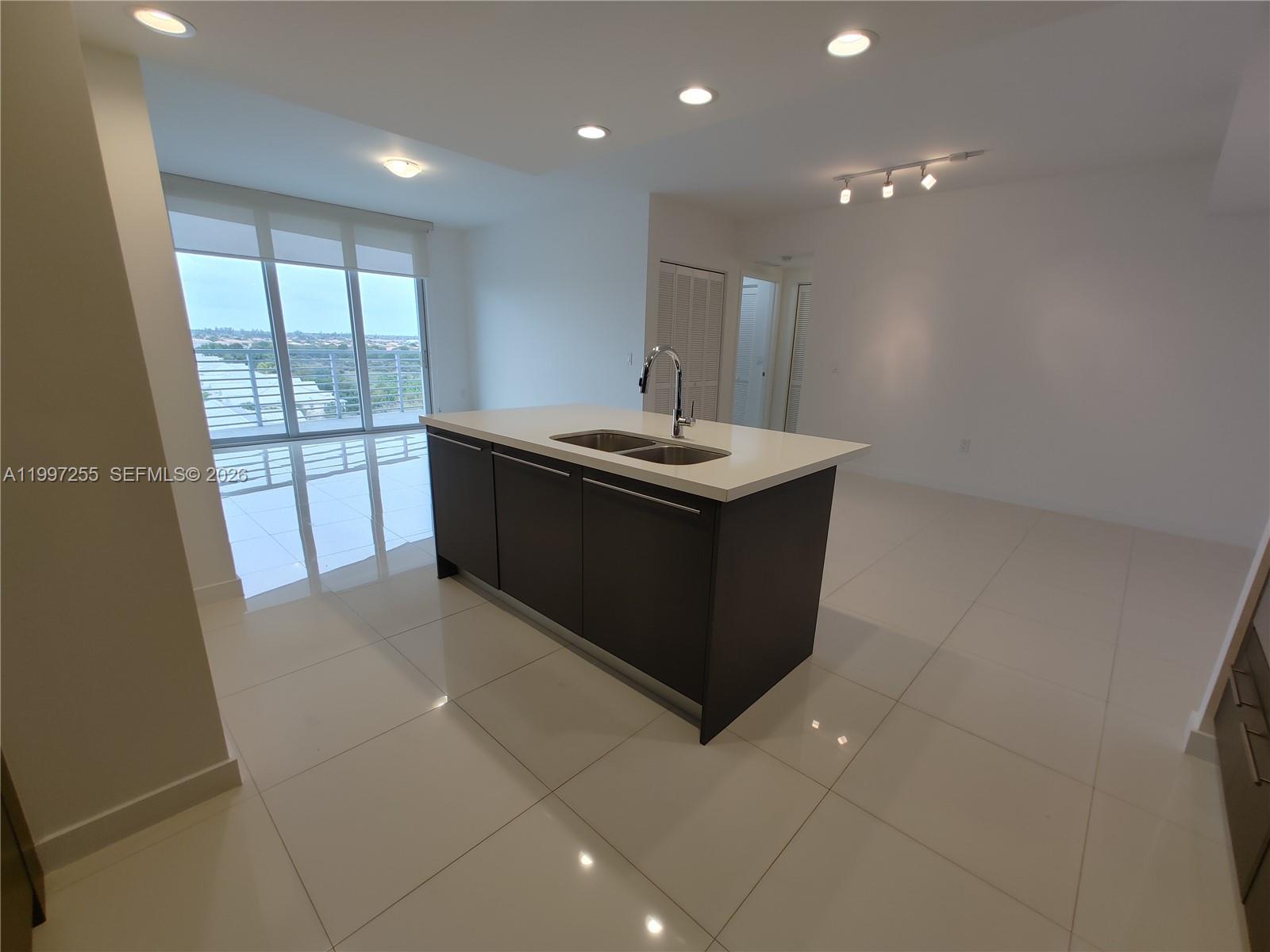 GRAND BAY COMMONS SOUTH - Residential Lease