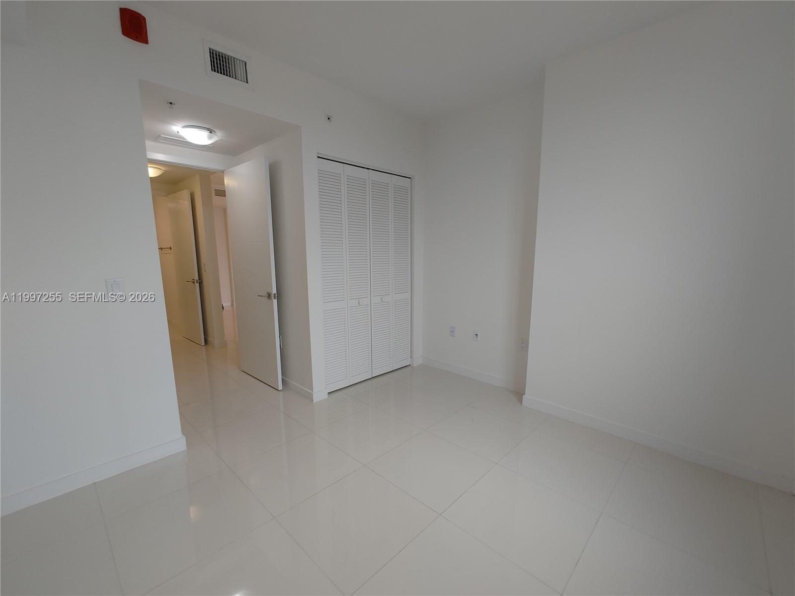 GRAND BAY COMMONS SOUTH - Residential Lease