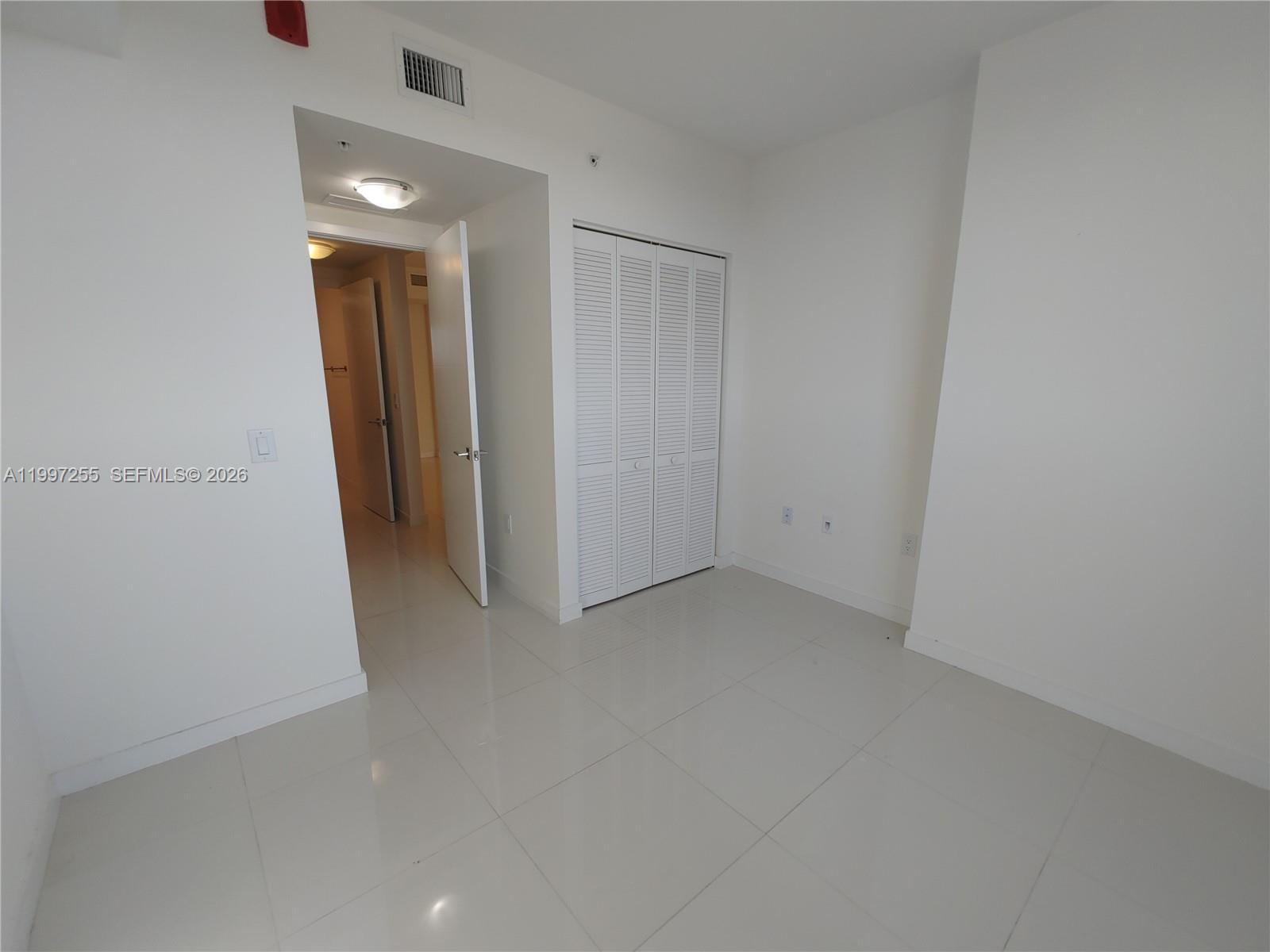 GRAND BAY COMMONS SOUTH - Residential Lease