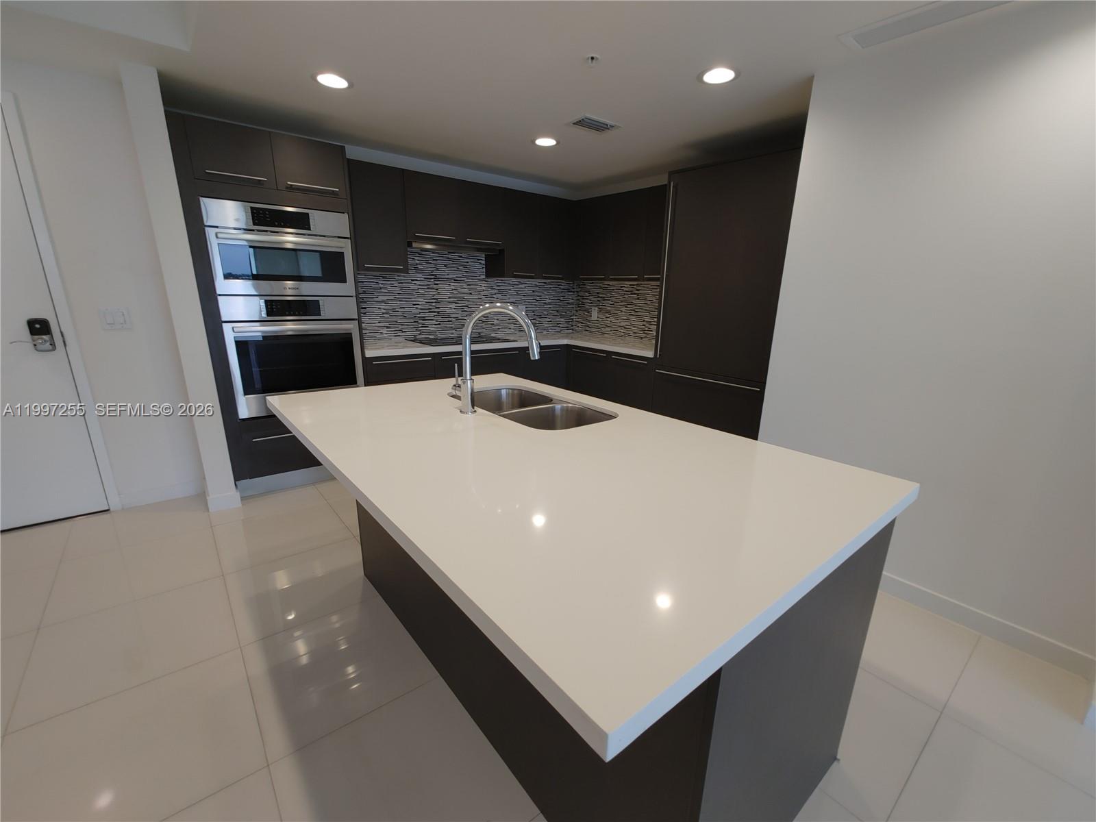 GRAND BAY COMMONS SOUTH - Residential Lease