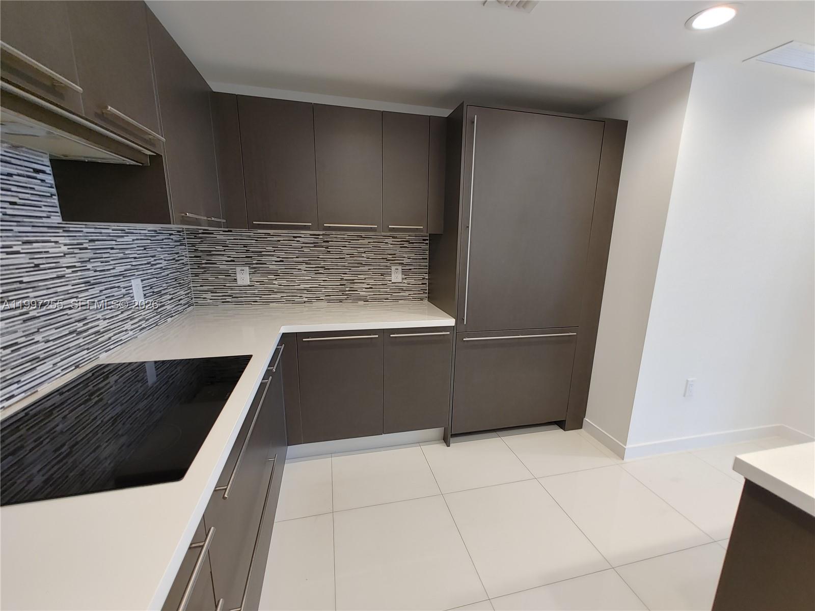 GRAND BAY COMMONS SOUTH - Residential Lease