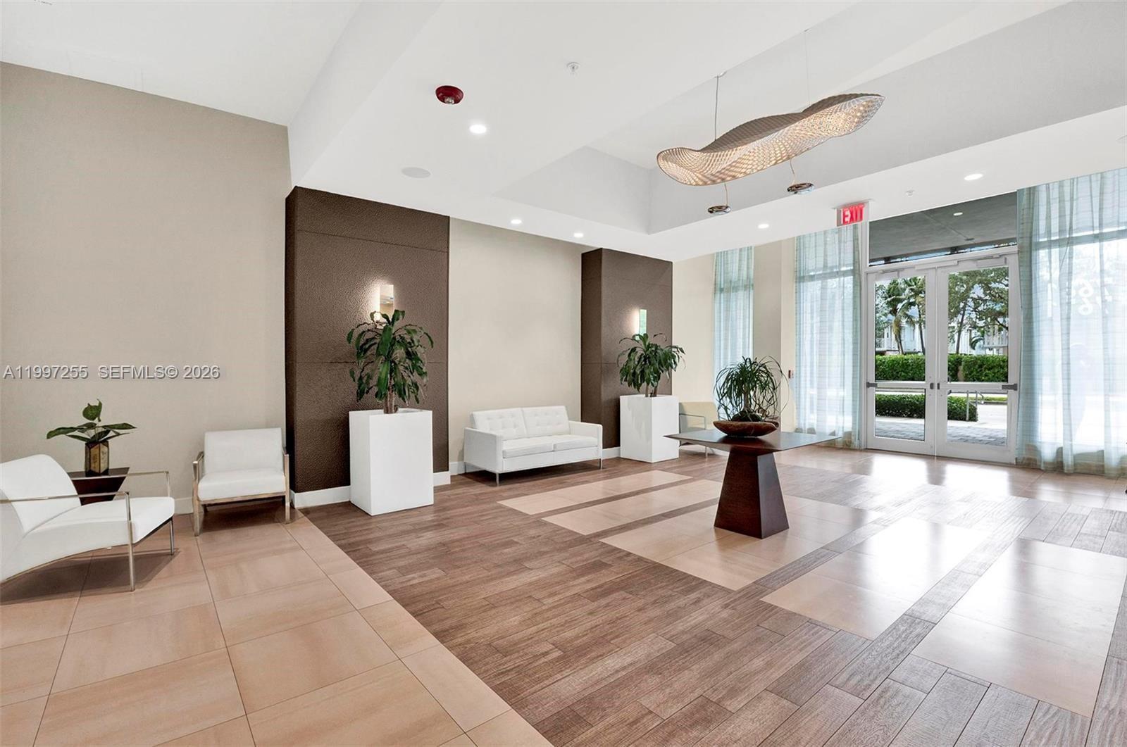 GRAND BAY COMMONS SOUTH - Residential Lease