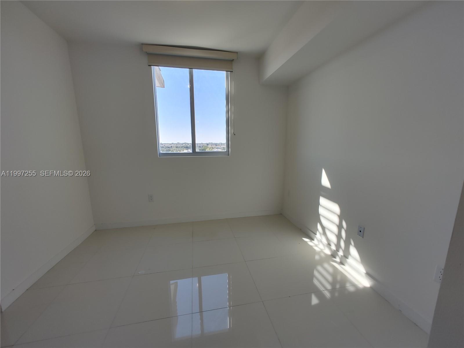 GRAND BAY COMMONS SOUTH - Residential Lease